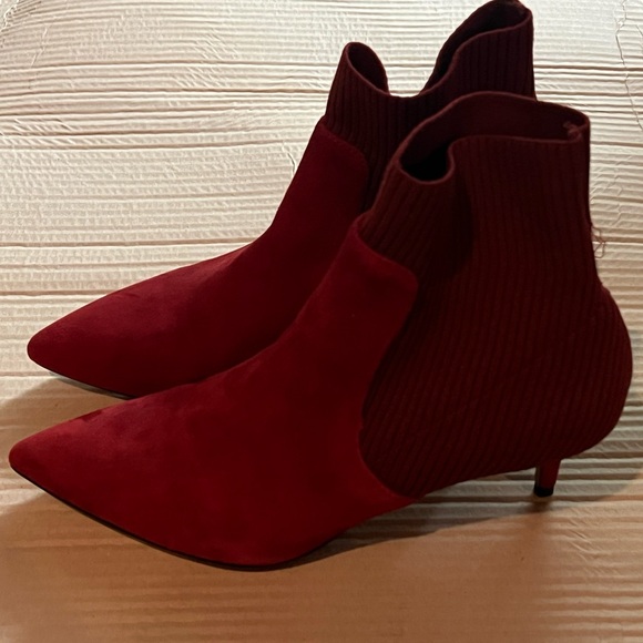 STEVEN BY STEVE MADDEN Kagan Kitten Heel Sock Booties Size 7.5 - Picture 2 of 4